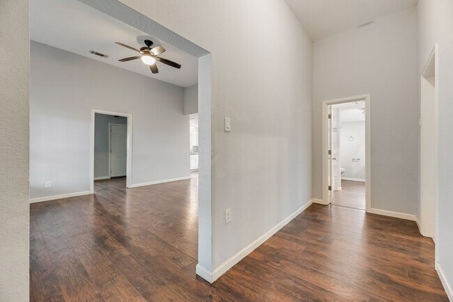 Building Photo - 500 E Main St