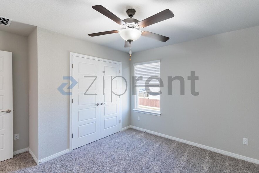 Building Photo - 205 Ethan Run