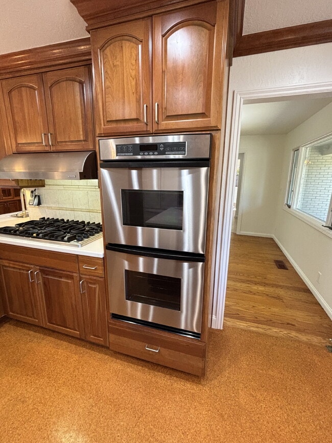 Building Photo - 485 Butterfield Pl