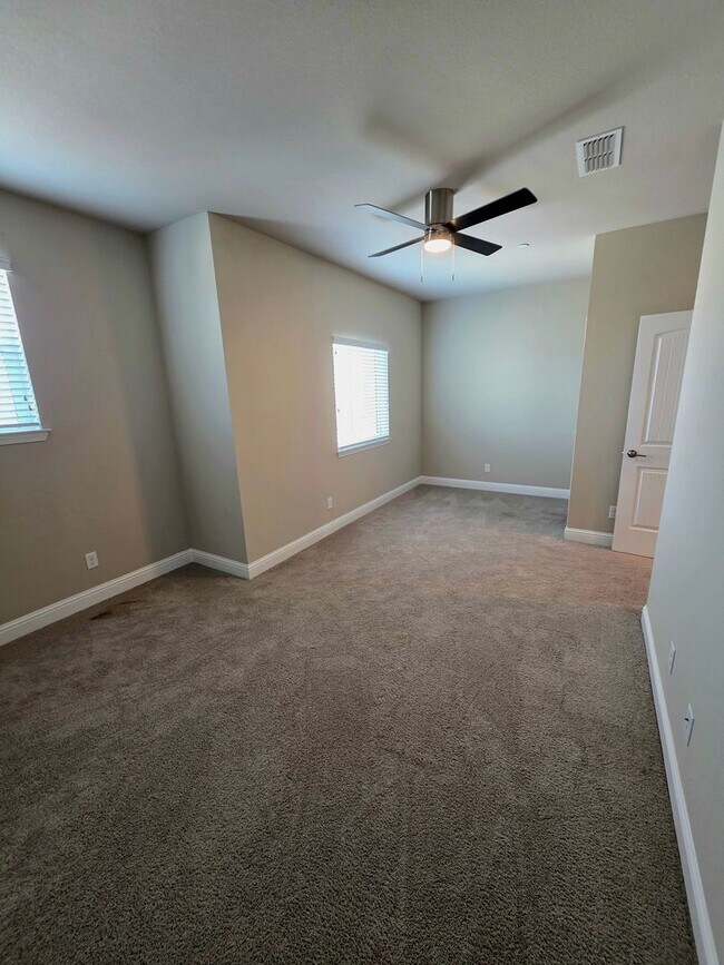 Building Photo - 846 Congaree Ln