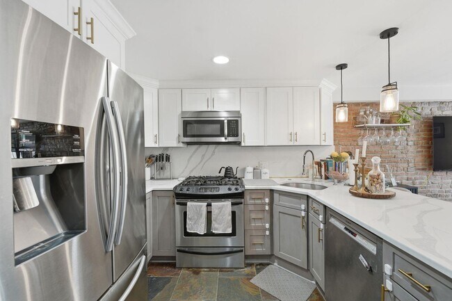 Building Photo - 405 Bloomfield St