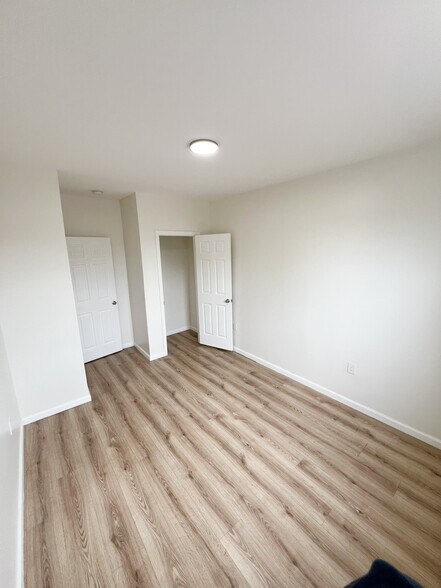 Building Photo - 518 Springfield Ave