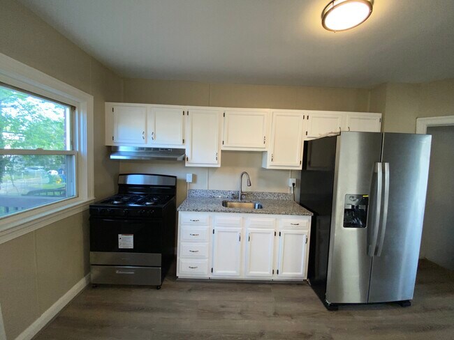 Building Photo - 41 N Kossuth St