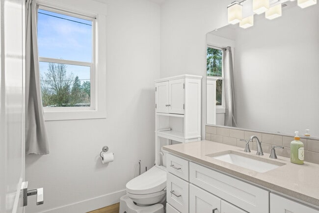 Building Photo - 5891 SW 67th Pl