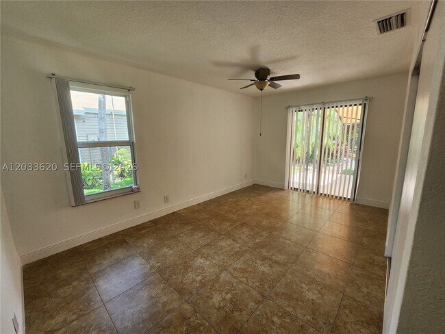 Building Photo - 1631 SW 129th Way