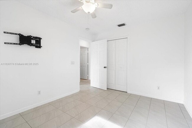 Building Photo - 3749 SW Kasin St