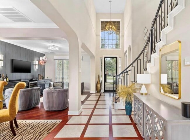 Building Photo - 2211 Mad River Ln