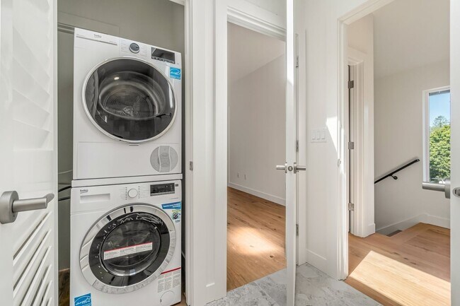 Building Photo - Brand New Construction! 2 Bedroom 2.5 Bath...
