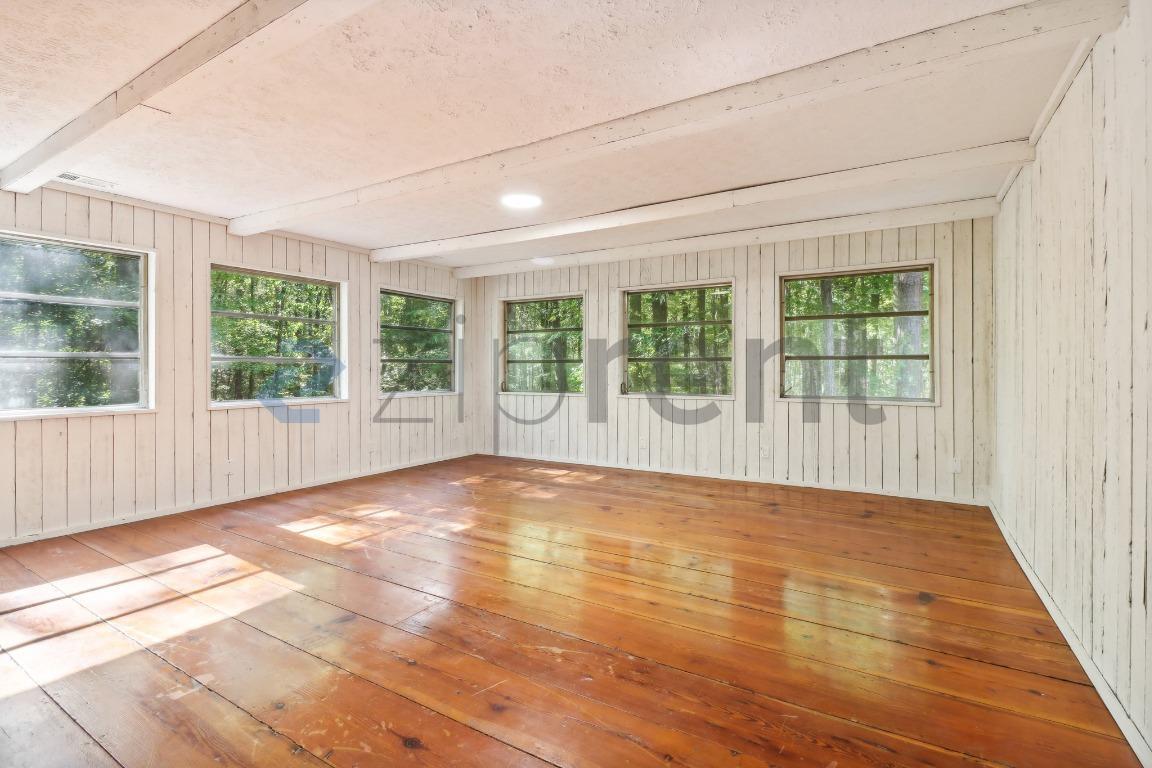 Building Photo - 4810 Chapel Hill Rd