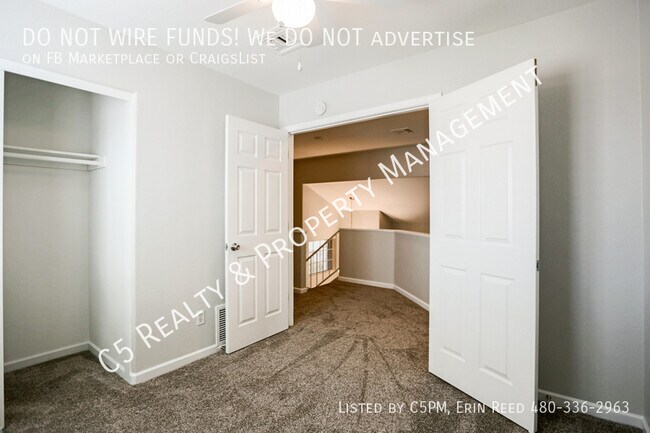 Building Photo - 3131 E Cottonwood Ln