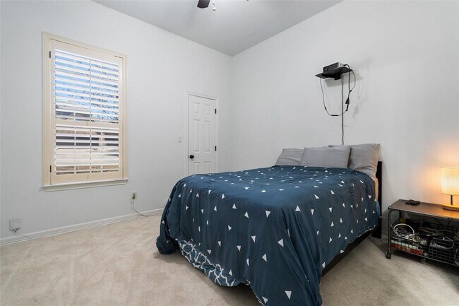 Building Photo - 172 Mirafield Ln