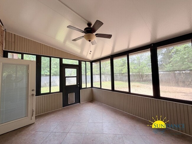 Building Photo - Spacious 4BR/2BA Home in Fort Walton Beach Near Eglin Parkway!