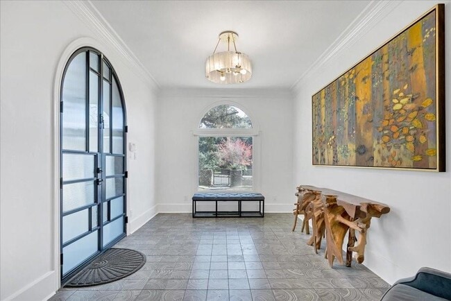 Building Photo - 1508 Marshall Ln