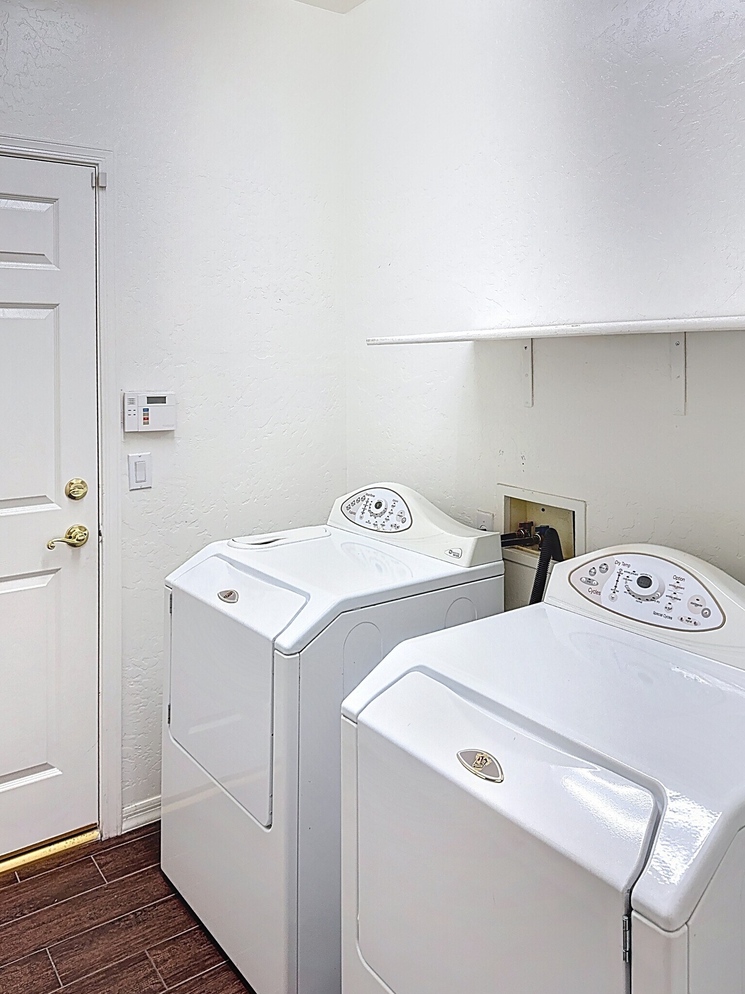 Building Photo - 14437 W Lexington Ave