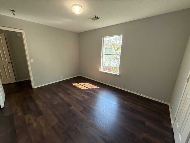 Building Photo - 4822 Russet Trail Ct