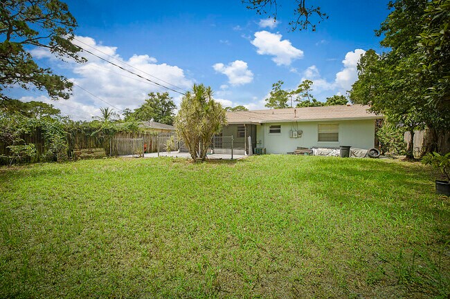 Building Photo - 2346 Caroma Ln