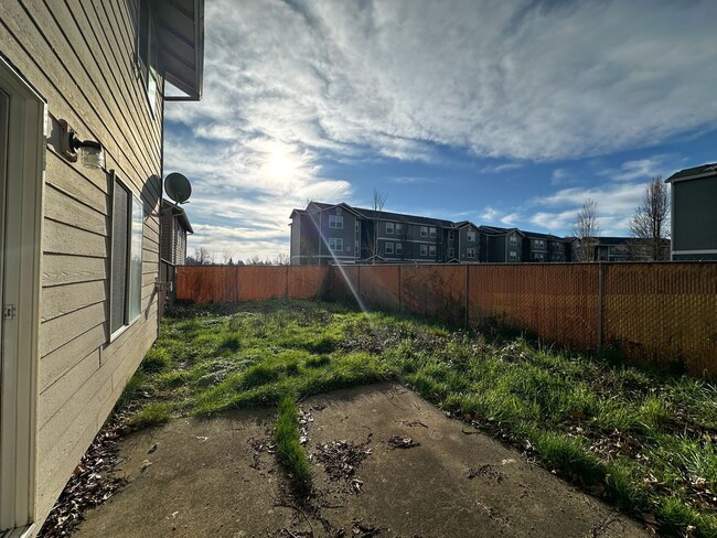 Building Photo - Ridgetop Duplex