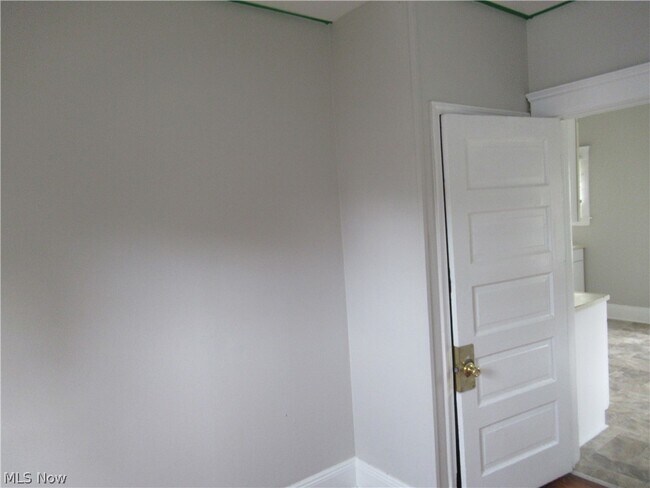 Building Photo - 2080 Halstead Ave