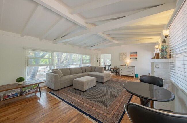 Building Photo - 1303 Chamisal Way