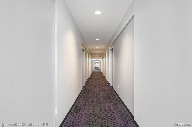 Building Photo - 7410 Kercheval Ave