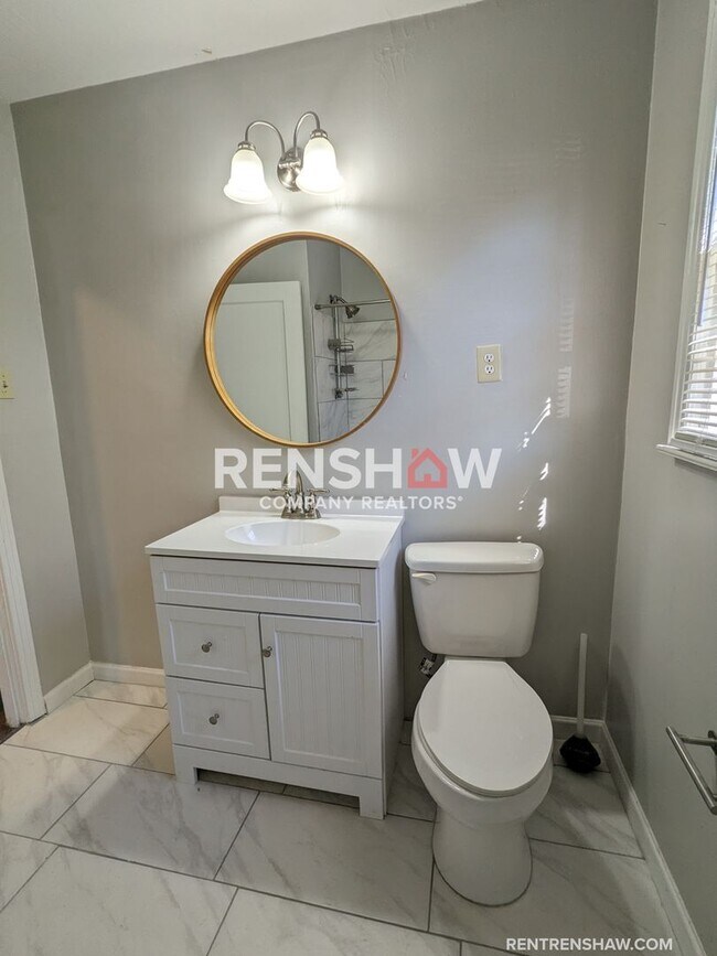 Building Photo - Duplex unit in Desirable Hedgemoor Neighbo...