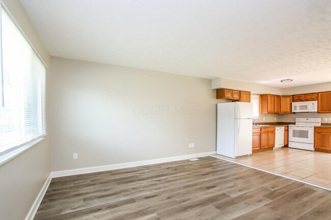 Building Photo - 1335 Birch Dr