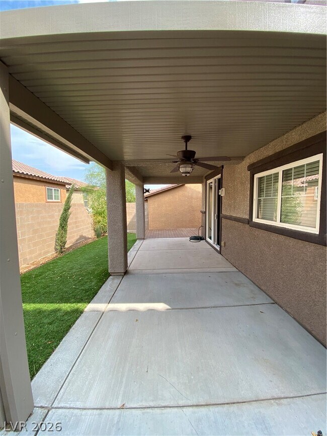 Building Photo - 160 Calm Morning Ave