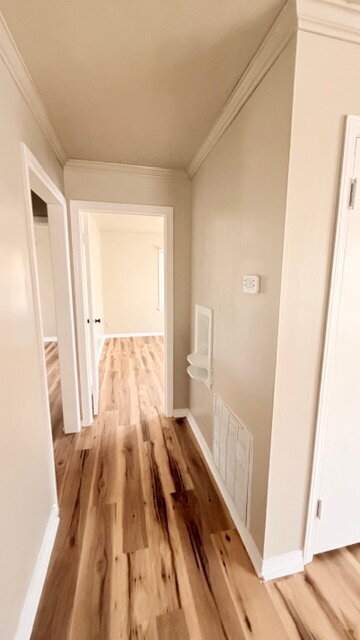 Building Photo - Spacious 3-bedroom, one-bathroom home.