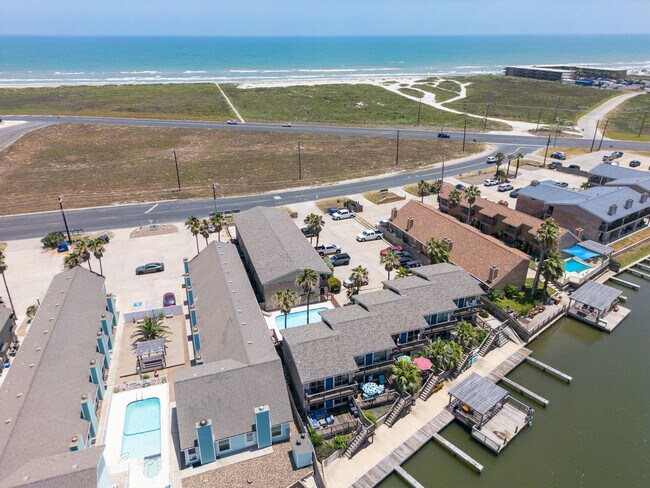 Building Photo - 15209 Leeward Dr