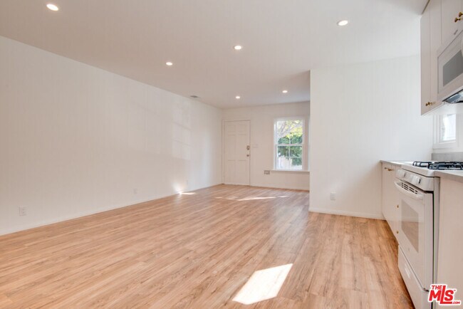 Building Photo - 4053 Verdugo Rd