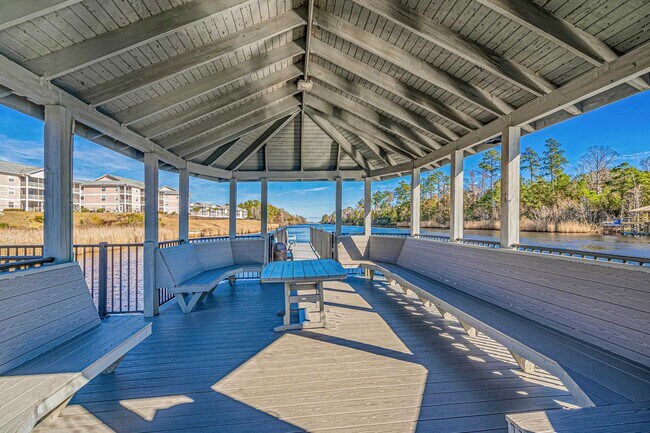 Building Photo - 676 Waterway Village Blvd