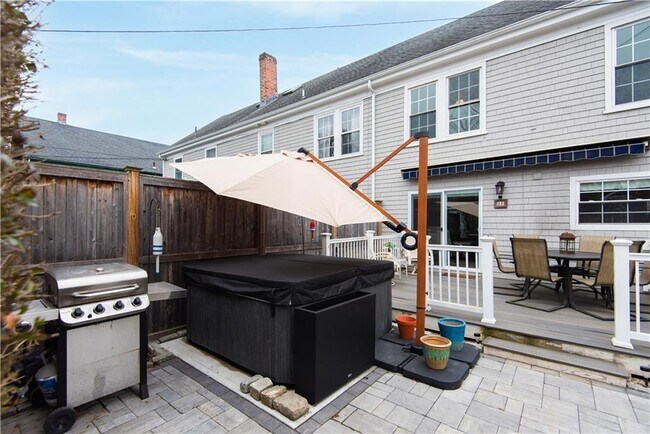 Building Photo - 88 Kay St