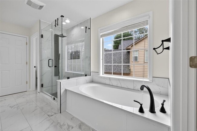 Building Photo - 5008 Bethpage Dr NE