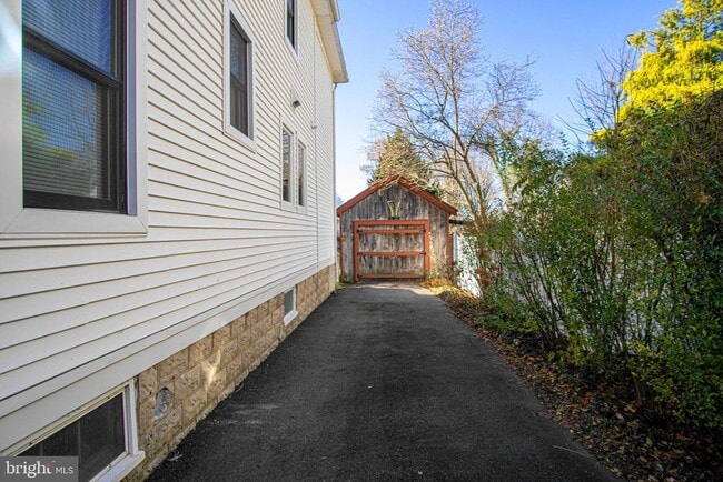 Building Photo - 9 Academy St