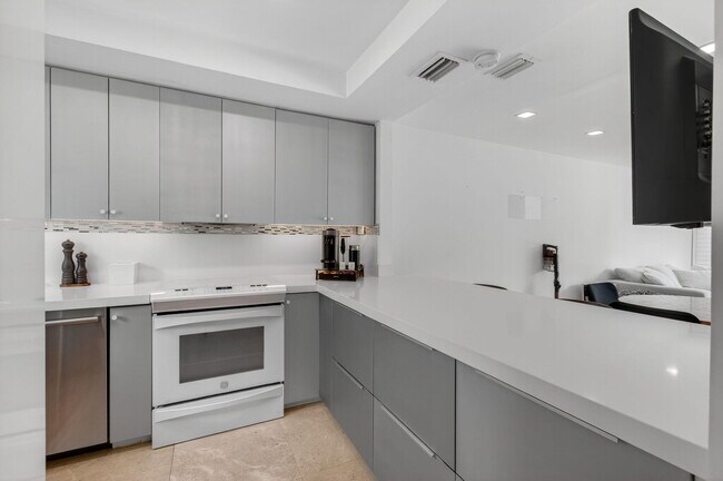 Building Photo - 130 Andrews Ave