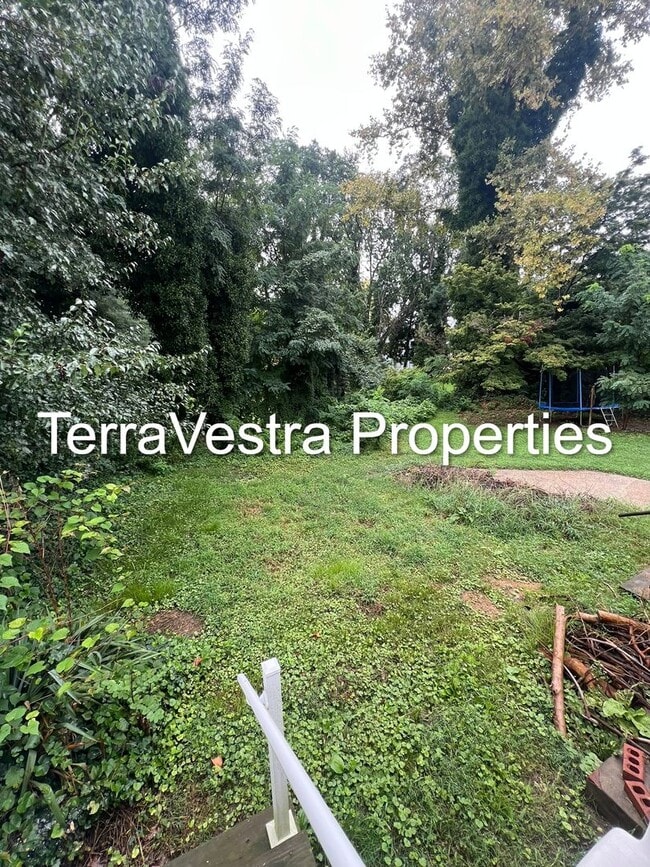 Building Photo - 3 bed single family in Salem. Eligible for...