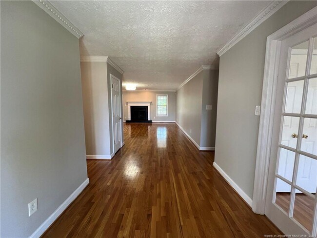 Building Photo - 113 Steeplechase Ln