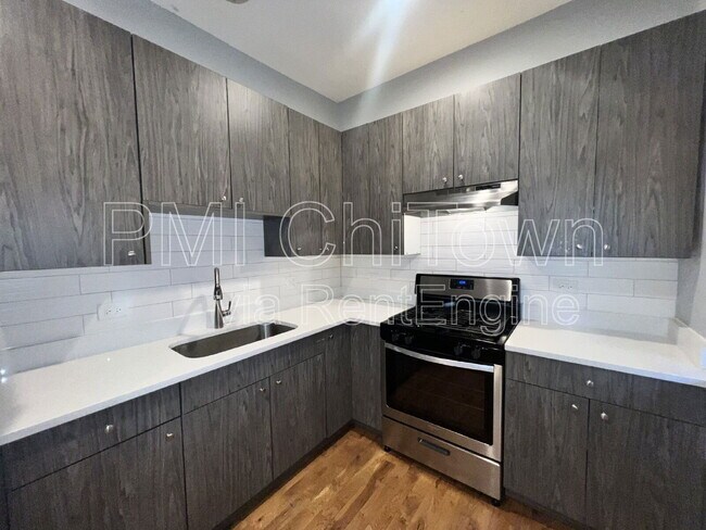 Building Photo - 346 E 50th St
