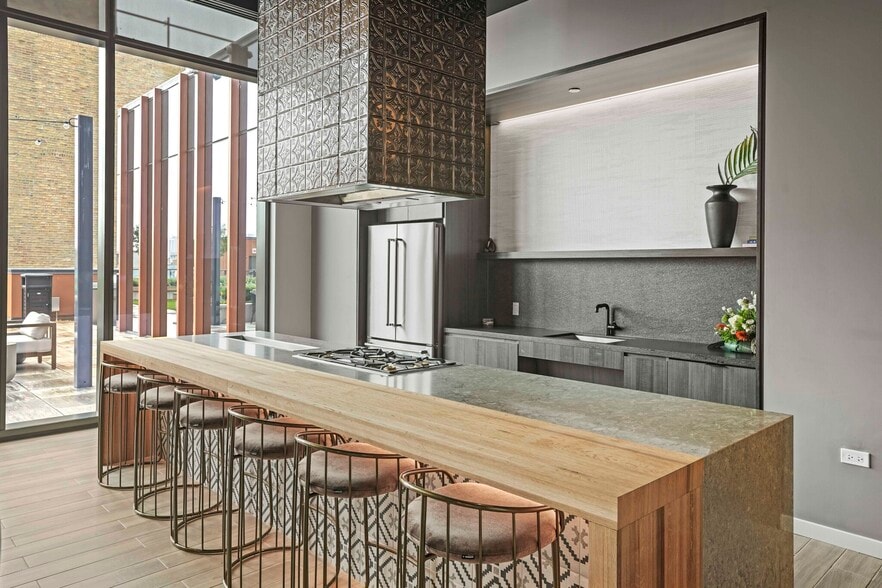 Building Photo - 174 N Aberdeen St