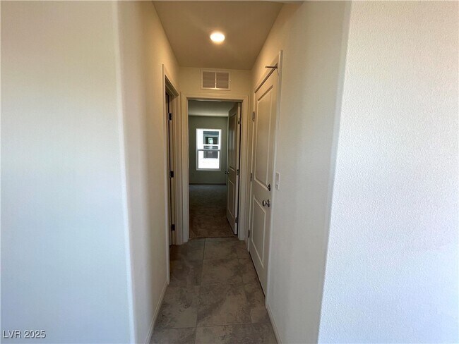 Building Photo - 8694 Glen Echo Ave