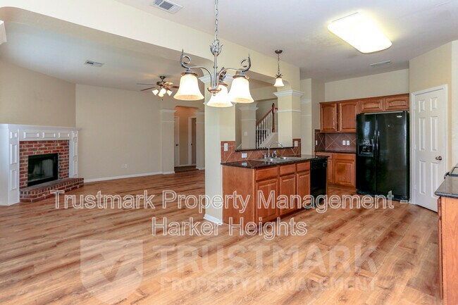 Building Photo - 212 Crowfoot Dr