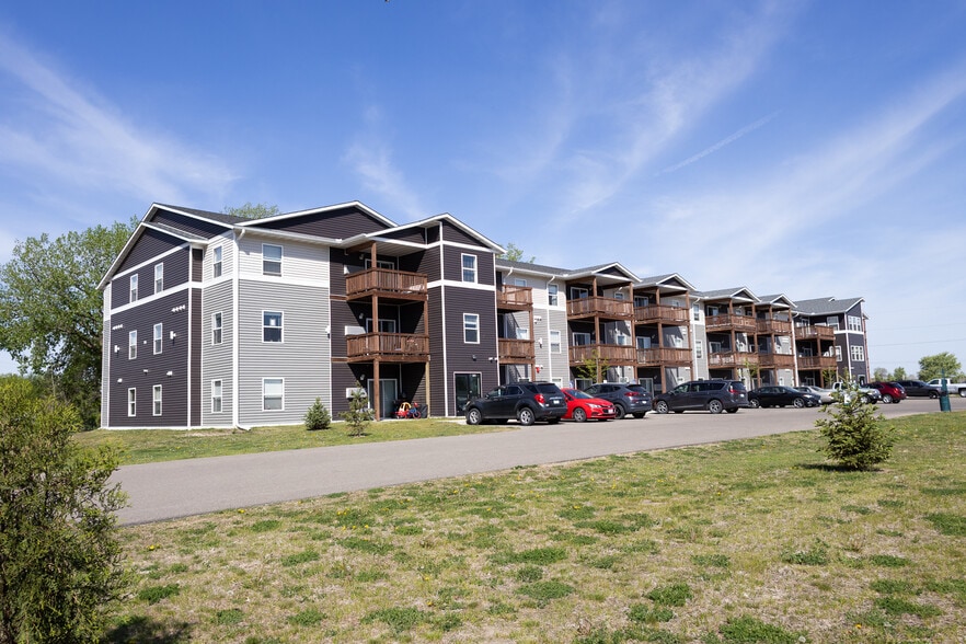 Building Photo - Lakeview Apartments