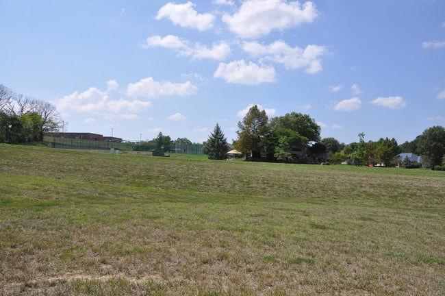 Building Photo - 5727 Abercorn Dr