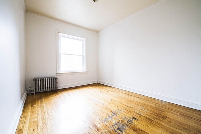 Building Photo - 1738 W 77th