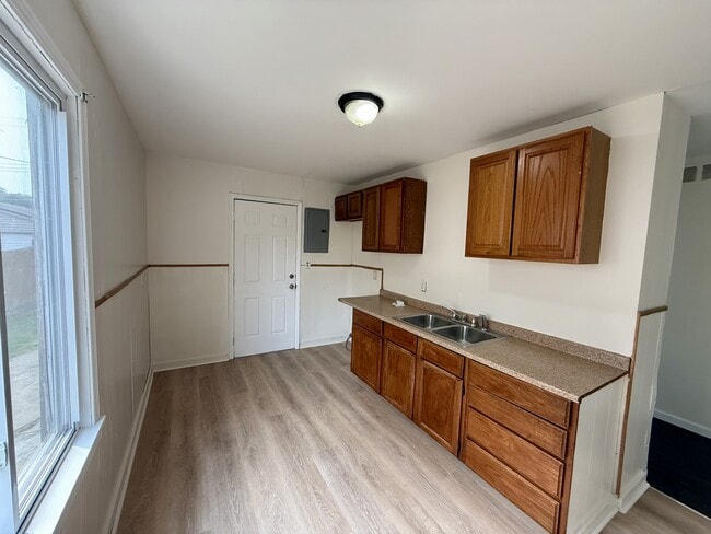 Building Photo - 21059 Gentner St