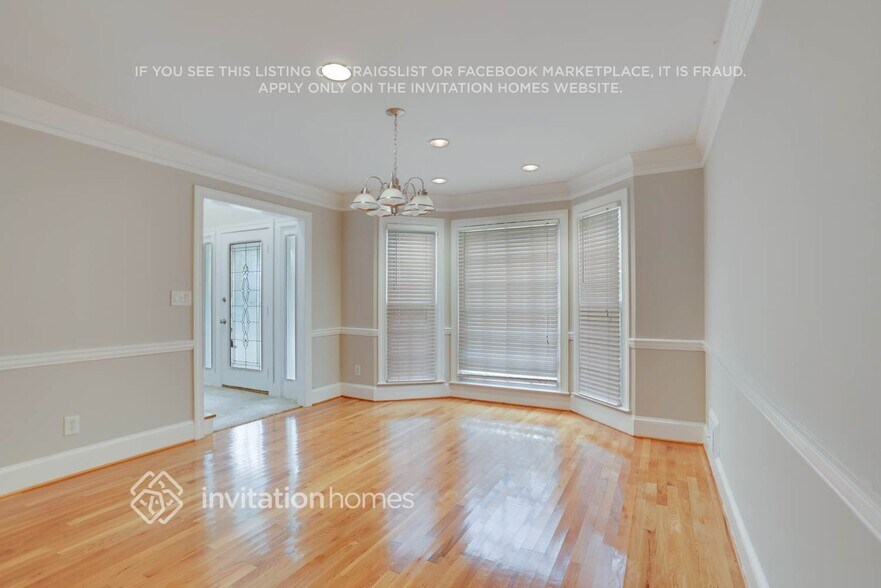 Building Photo - 993 Tall Pine Ct SW