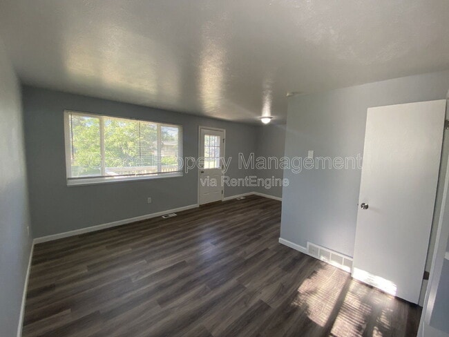 Building Photo - 774 W Cleveland Cir