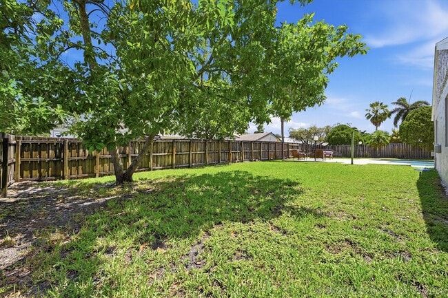 Building Photo - 11991 SW 51st Ct