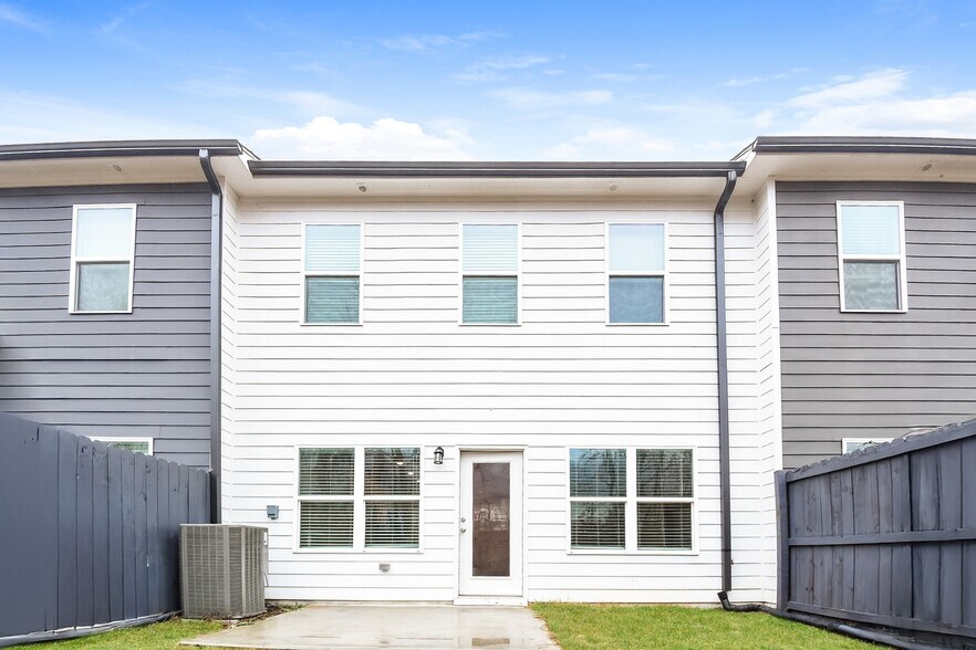 Building Photo - 866 Calvin Park Dr