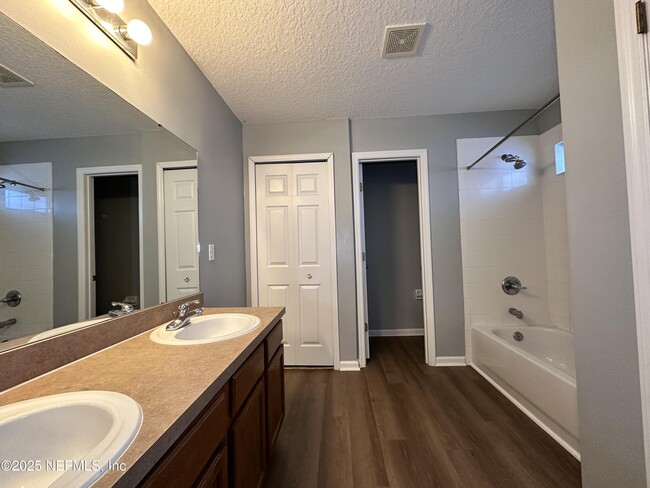 Building Photo - 2786 Cross Creek Dr